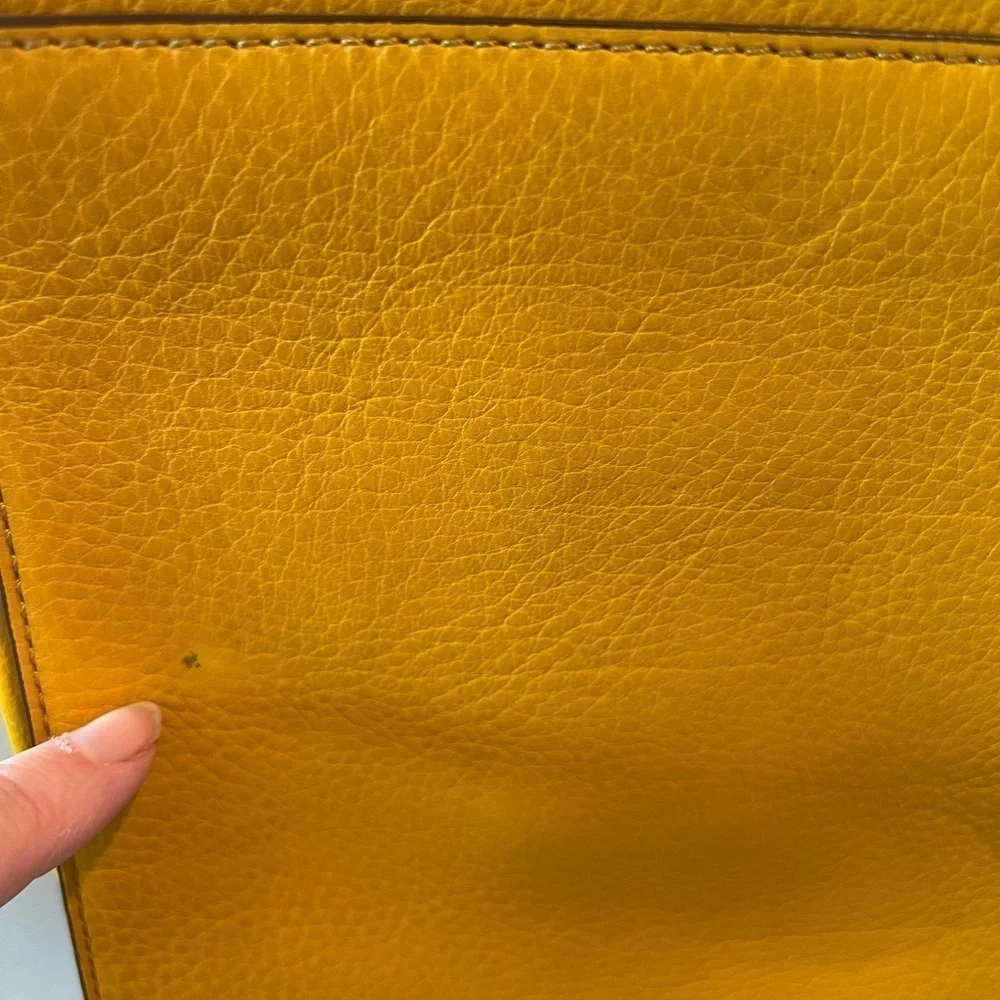 Michael Kors details material fit